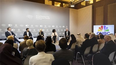 خبراء دوليون: الذكاء الاصطناعي يقود التغيرات في سوق الوظائف الحالية والمستقبلية