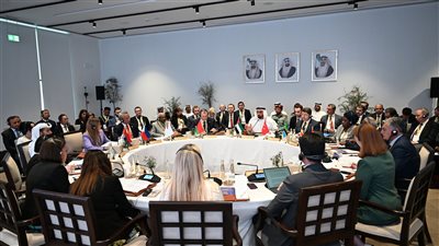 سيف بن زايد يشهد انطلاق أعمال القمة العالمية 