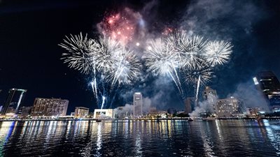 دبي تتوج العام الجديد بأجواء ترفيهية وفعاليات عالمية