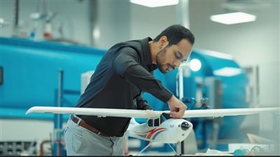 باحث من جامعة الإمارات يسجل اختراعا في طاقة الرياح والطائرات المسيرة