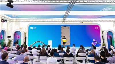 خبراء الإعلام الرقمي: التقنيات الحديثة تعيد تشكيل أساليب التعليم التقليدية ورواية القصص