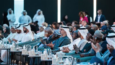 خالد بن محمد بن زايد يحضر الجلسات الحوارية لرؤساء الدول والحكومات في 