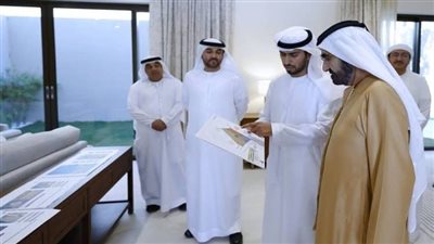 محمد بن راشد يتفقد مشروع راشد بن محمد السكني ويثني على مواصفات المجمع السكني الجديد