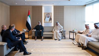 خالد بن محمد بن زايد يلتقي أعضاء مجلس إدارة شركة 