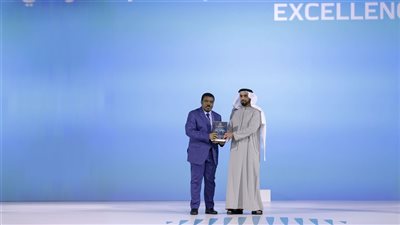 بحضور محمد بن راشد .. سيف بن زايد يكرم الفائزين بجائزة التميز الحكومي العالمي 2025