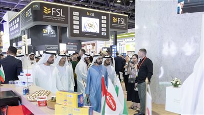 محمد بن راشد يزور معرض 