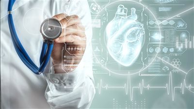 دراسة: الذكاء الاصطناعي يتفوق على البشر في تحليل بيانات أجهزة مراقبة القلب