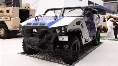 شرطة أبوظبي تعرض مركبة الدورية المستقبلية ذاتية القيادة و آلية نمر خلال 